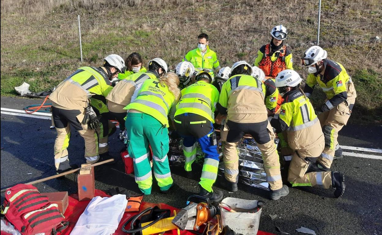 Un Muerto Y Tres Heridos En Un Accidente De Tráfico En Barrundia El